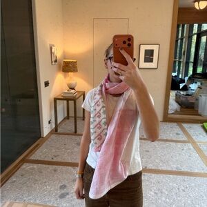 Elegant Pink Patterned Scarf